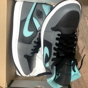 AIR JORDAN 1 mid Aqua, Gray, Black